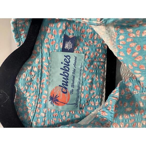 Chubbies Tiny Oysters Blue and Pink Performance Polo Size Small - Picture 2 of 6